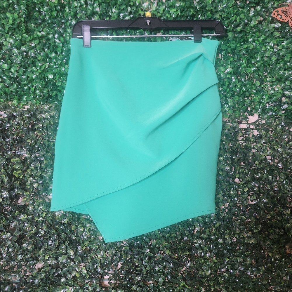 Blue Blush Asymmetrical Skirt – Size Medium, Chic & Fashionable